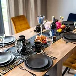 Sunset- Dom Zachod Slonca