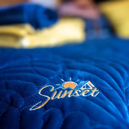 Sunset- Dom Zachod Slonca Moldzie